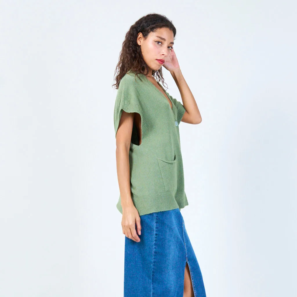 Buttoned v-neck sleeveless knit vest with pockets wholesale