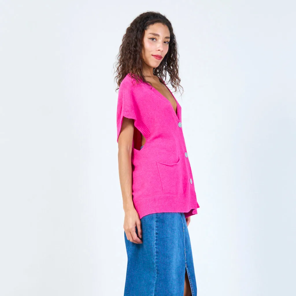 Buttoned v-neck sleeveless knit vest with pockets wholesale