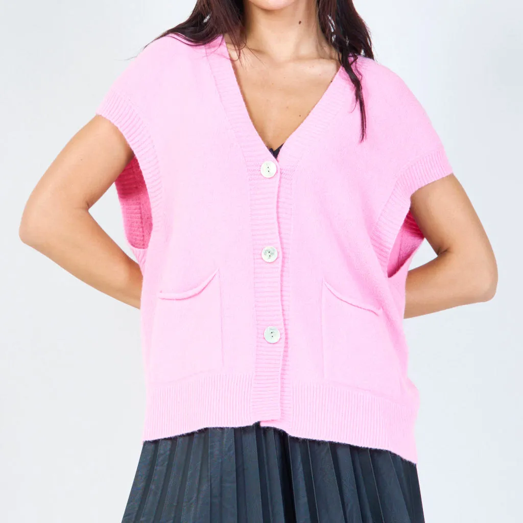 Buttoned v-neck sleeveless knit vest with pockets wholesale