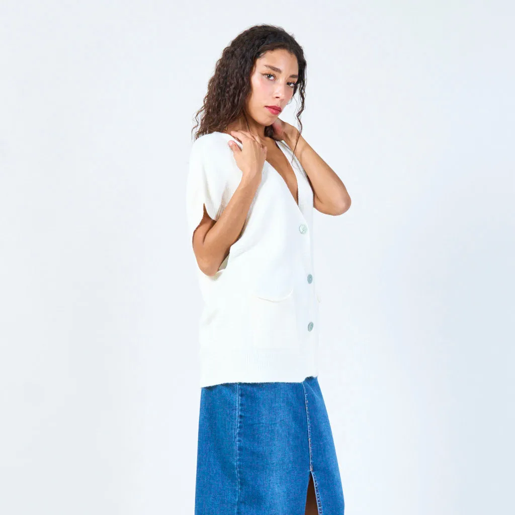 Buttoned v-neck sleeveless knit vest with pockets wholesale