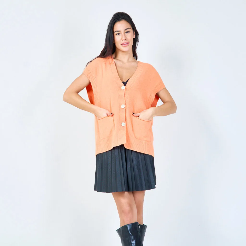 Buttoned v-neck sleeveless knit vest with pockets wholesale
