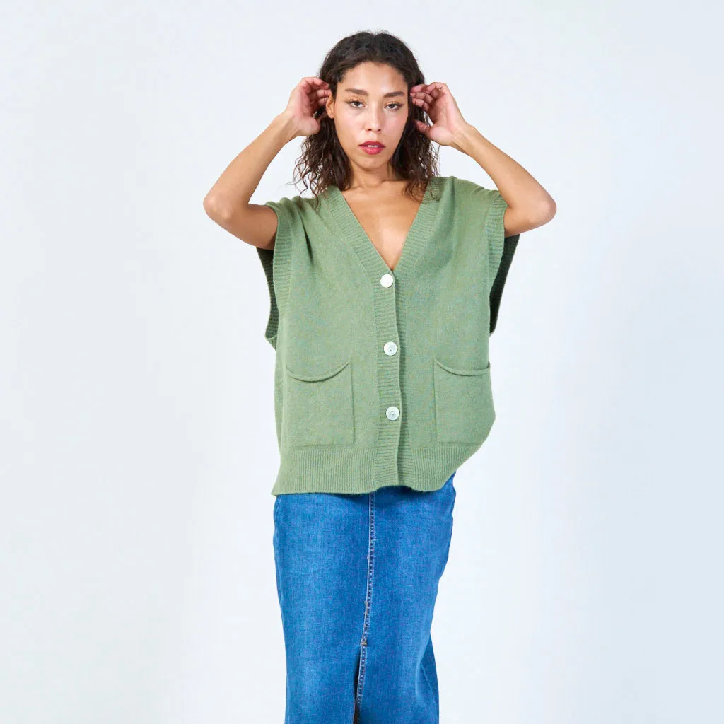 Buttoned v-neck sleeveless knit vest with pockets wholesale
