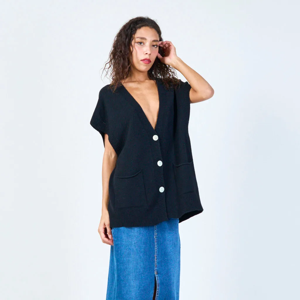 Buttoned v-neck sleeveless knit vest with pockets wholesale