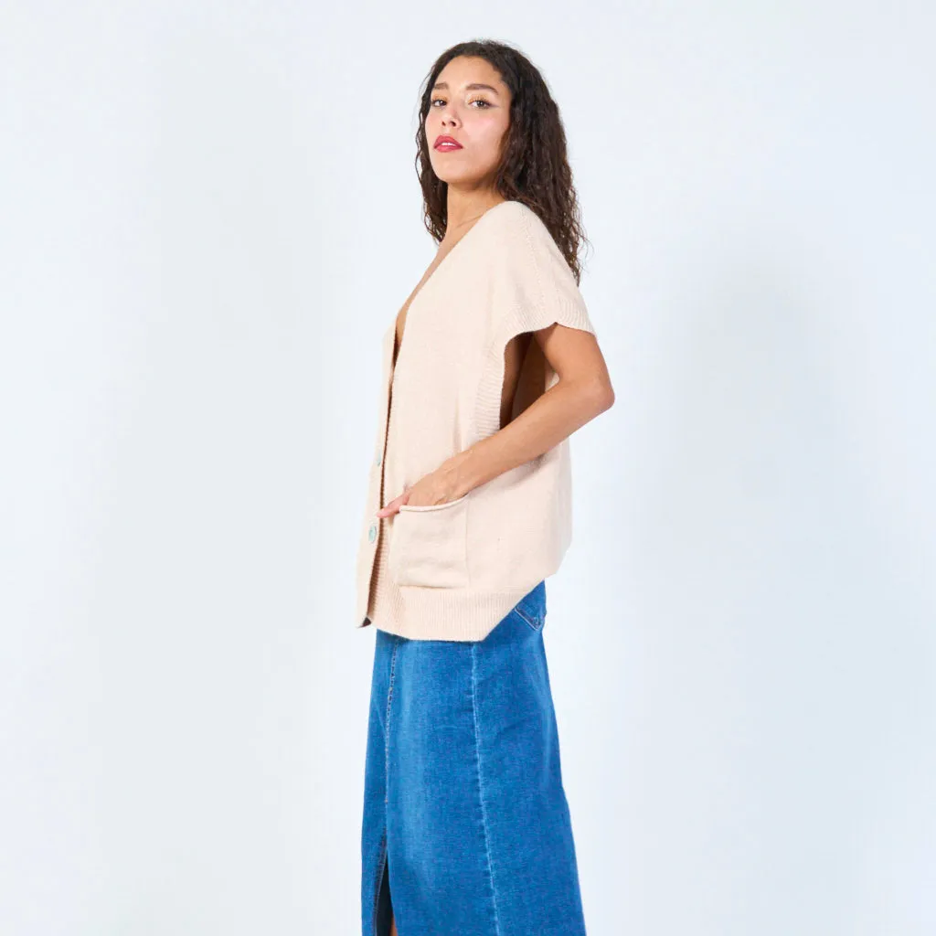 Buttoned v-neck sleeveless knit vest with pockets wholesale