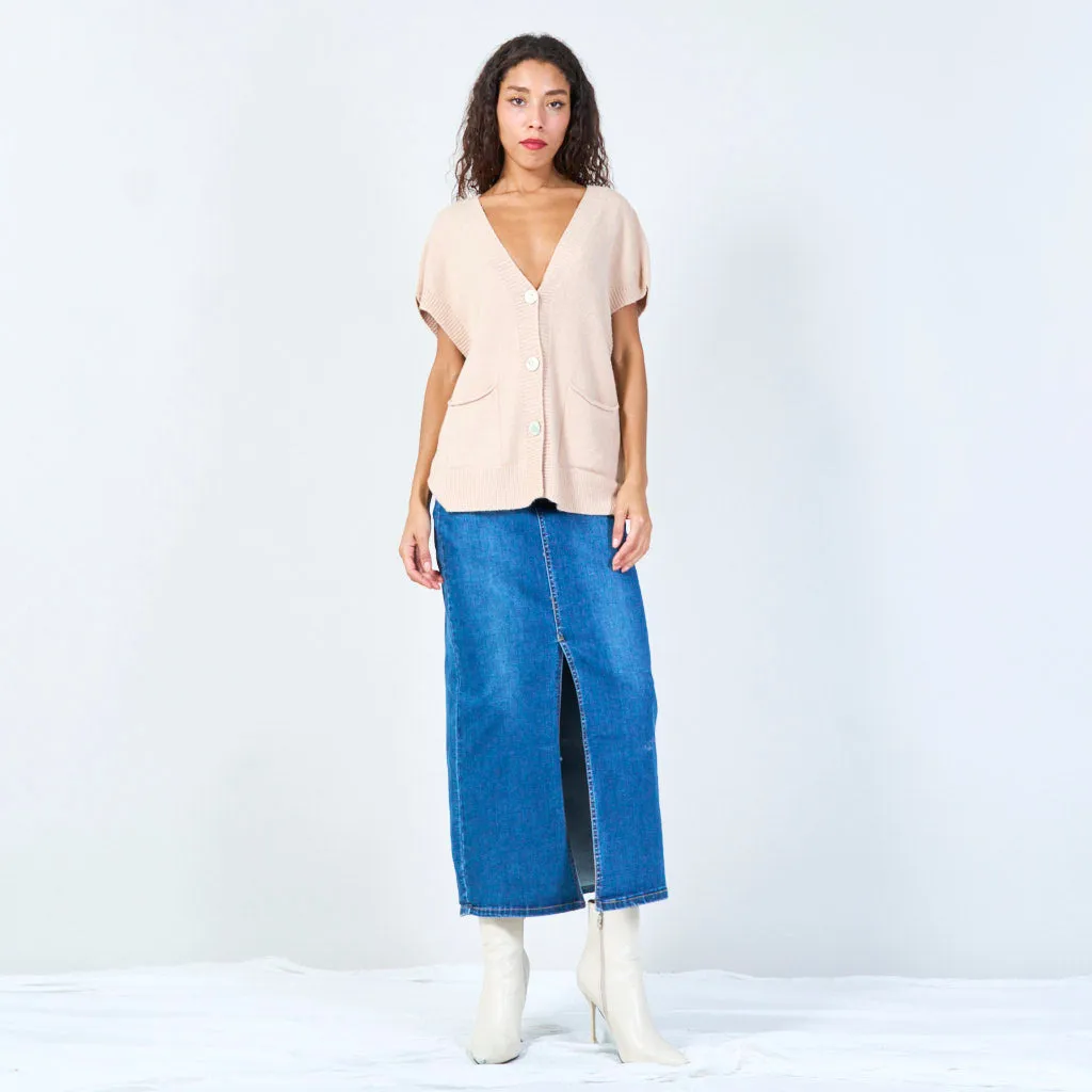 Buttoned v-neck sleeveless knit vest with pockets wholesale