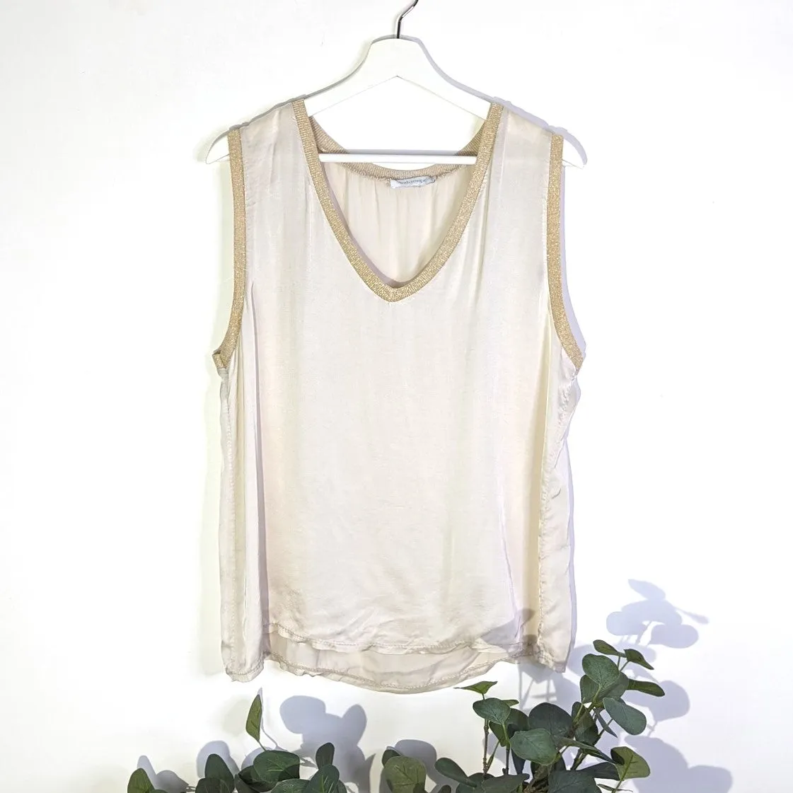 Golden edge satin feel V-neck viscose sleeveless top (S-M)