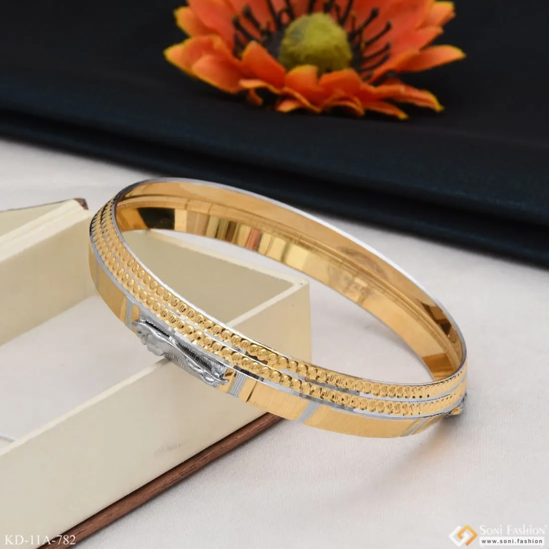 Jaguar Sophisticated Design Golden & Silver Color Kada For Men - Style A782