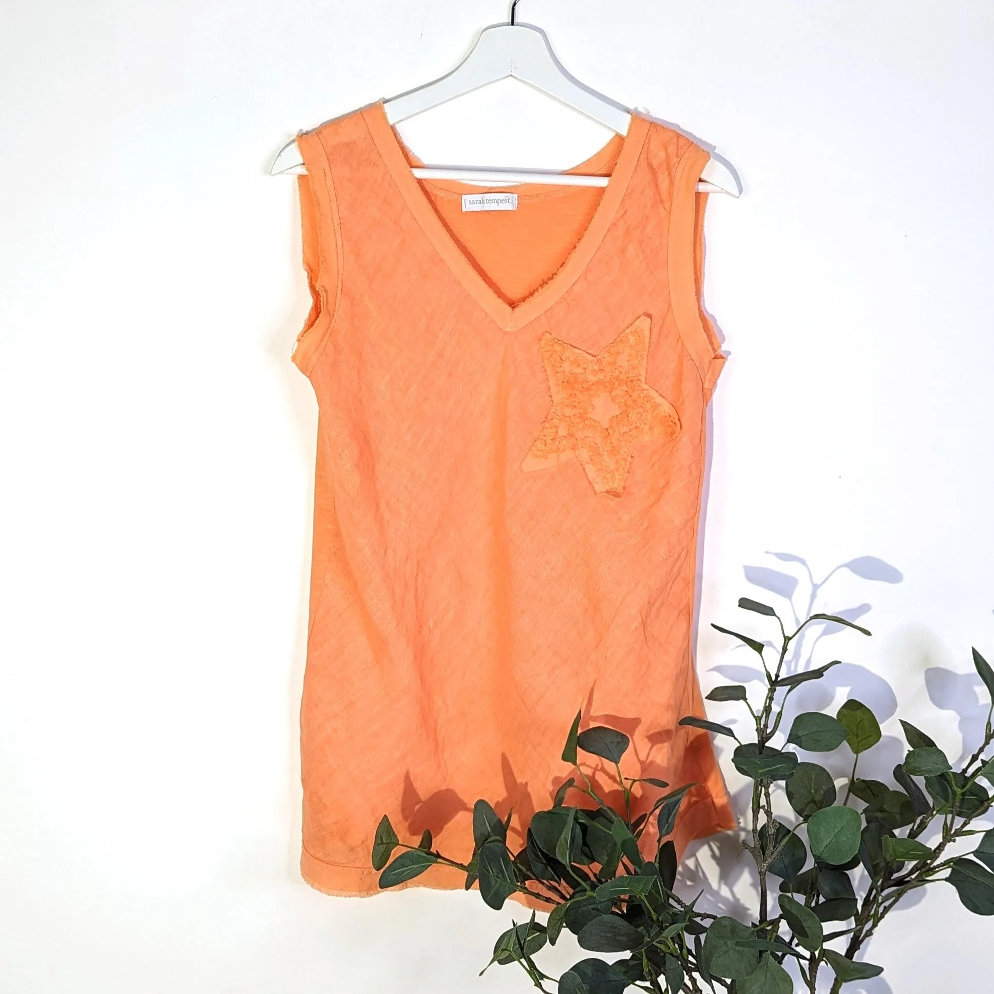 Linen cotton mix V-neck vest top with applique star element (S-M)