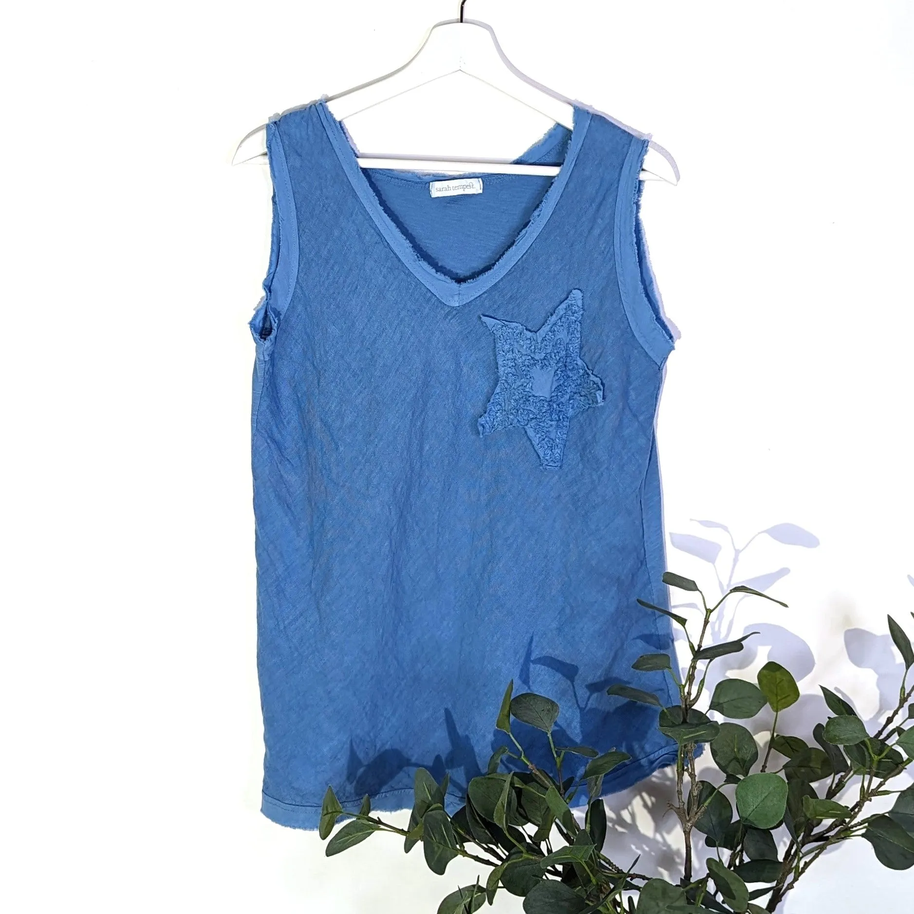 Linen cotton mix V-neck vest top with applique star element (S-M)