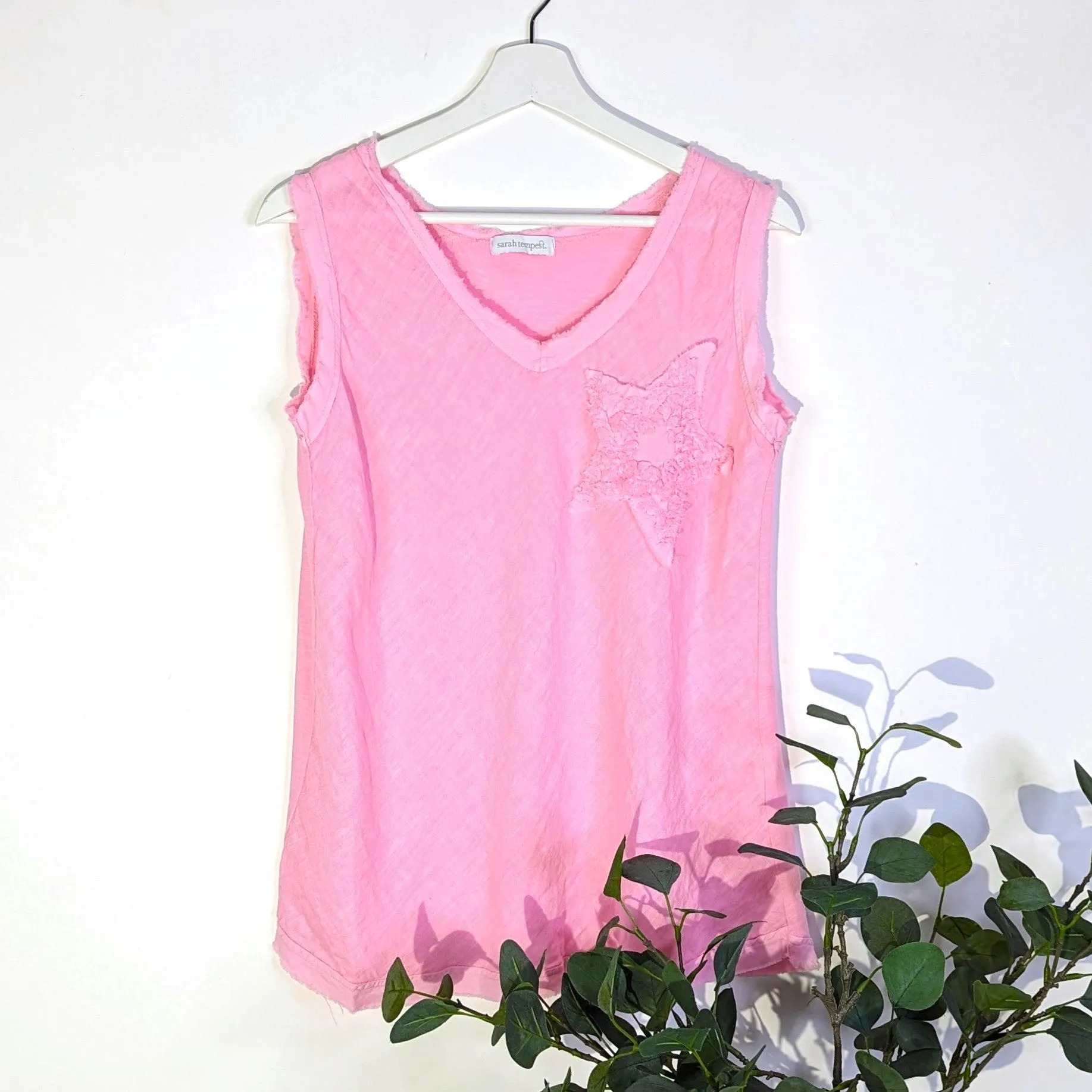 Linen cotton mix V-neck vest top with applique star element (S-M)