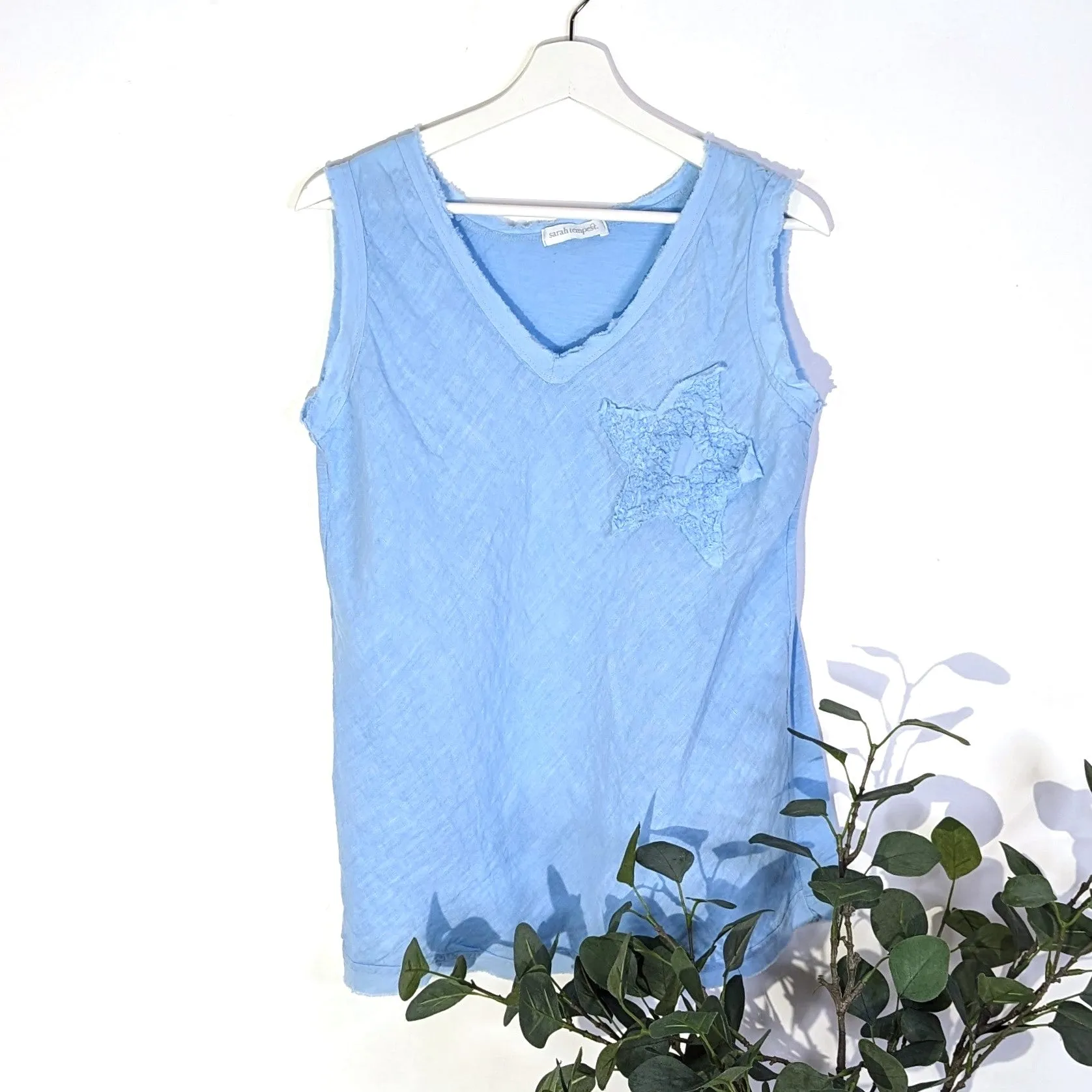 Linen cotton mix V-neck vest top with applique star element (S-M)