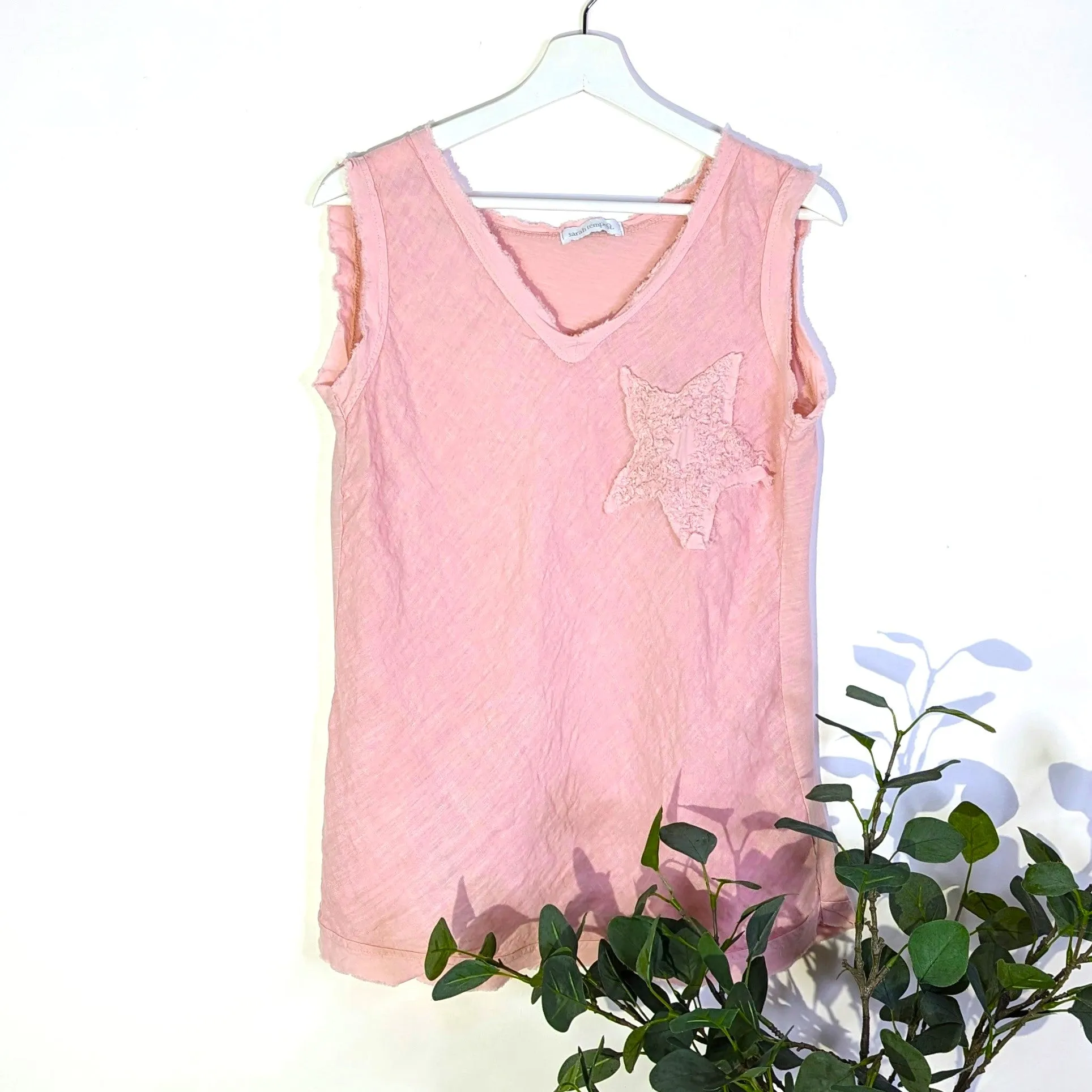 Linen cotton mix V-neck vest top with applique star element (S-M)